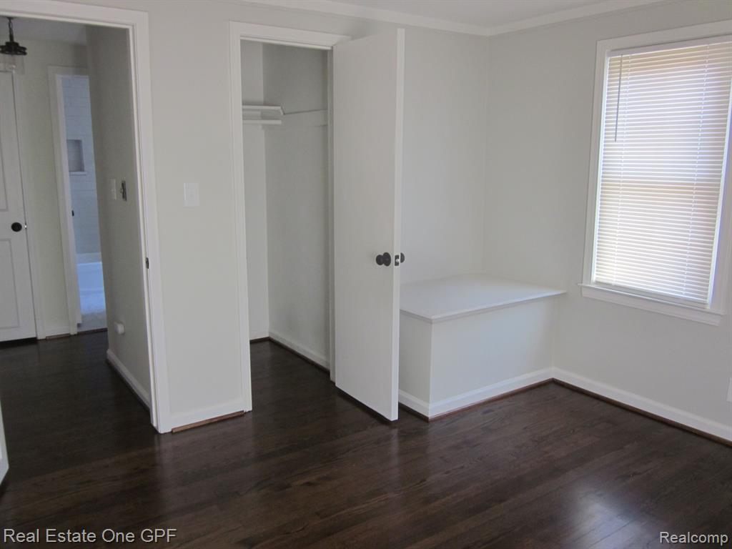 1878 Prestwick Road Grosse Pointe Woods, MI 48236 - Photo 24 of 35