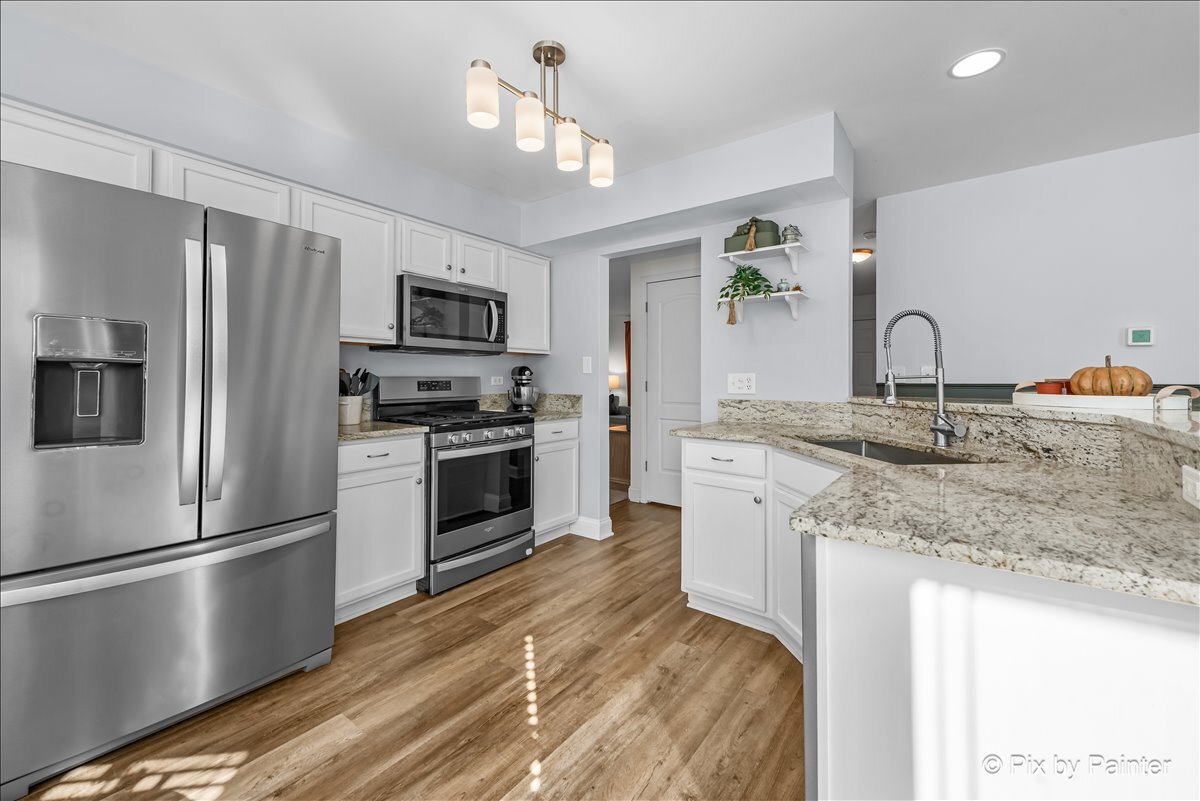 3173 Whitney Road Aurora, IL 60502 - Photo 4 of 39 Gallery Image 4