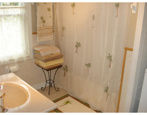 26 Elbridge Road Auburn, MA 01501 - Photo 11 of 13 Gallery Image 11