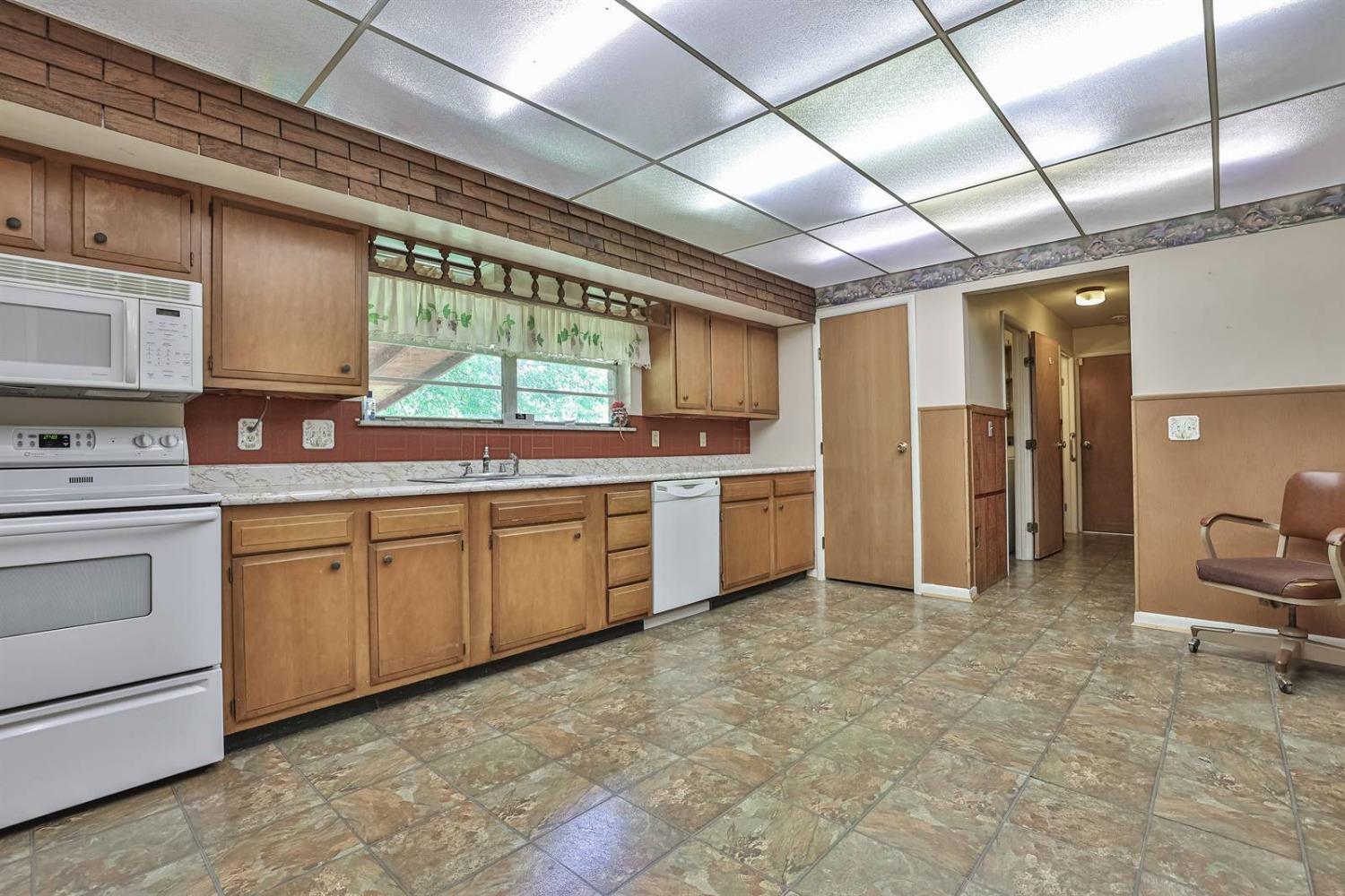 11291 Hanover Road Forest Park, OH 45240 - Photo 14 of 42