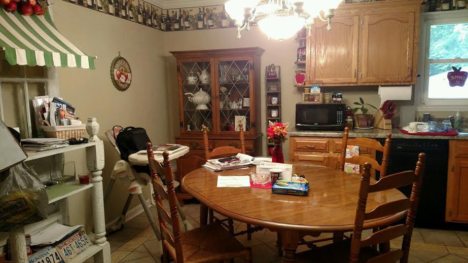 1238 Gadd Road Hixson, TN 37343 - Photo 4 of 16 eat in kitchen