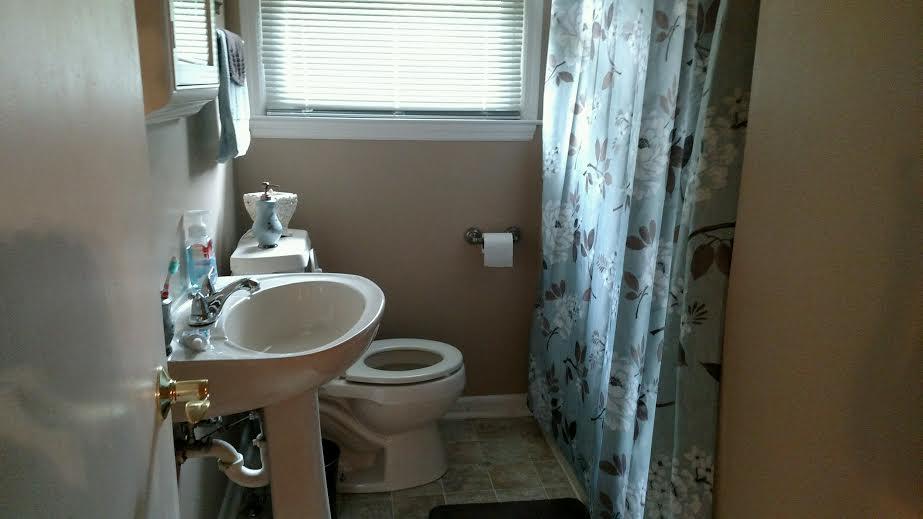 1238 Gadd Road Hixson, TN 37343 - Photo 9 of 16 bathroom two