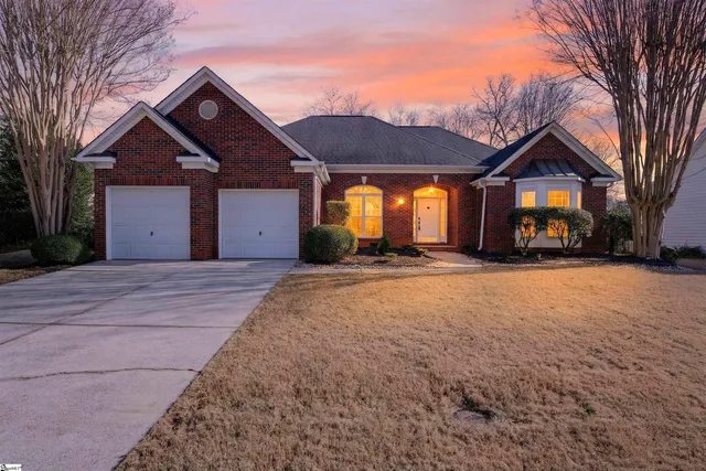 $437,000 | 7 Willow Oak Court, Simpsonville, SC 29681