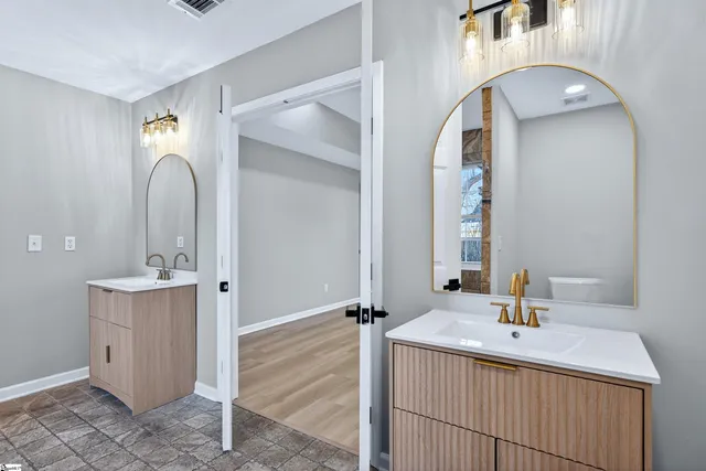 $437,000 | 7 Willow Oak Court, Simpsonville, SC 29681