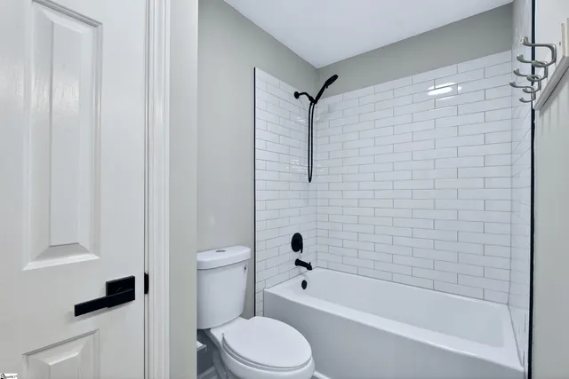 $437,000 | 7 Willow Oak Court, Simpsonville, SC 29681