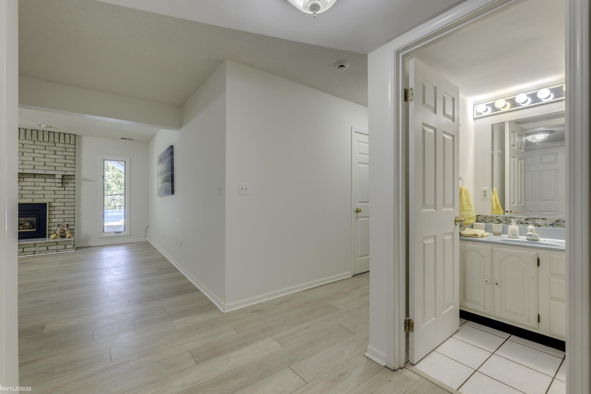 2857 Riverside Drive Port Huron, MI 48060 - Photo 25 of 31 50182198-35dd6be8-e7dc-4c9f-a86c-adb67bd5f4e4.JPG