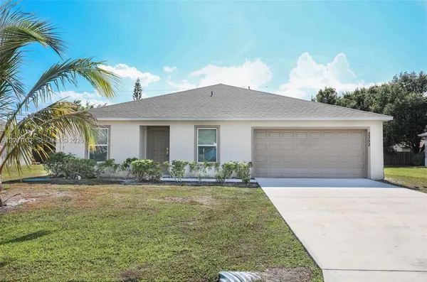 $2,700 | 2352 Southeast Surrey Place, Port St. Lucie, FL 34952