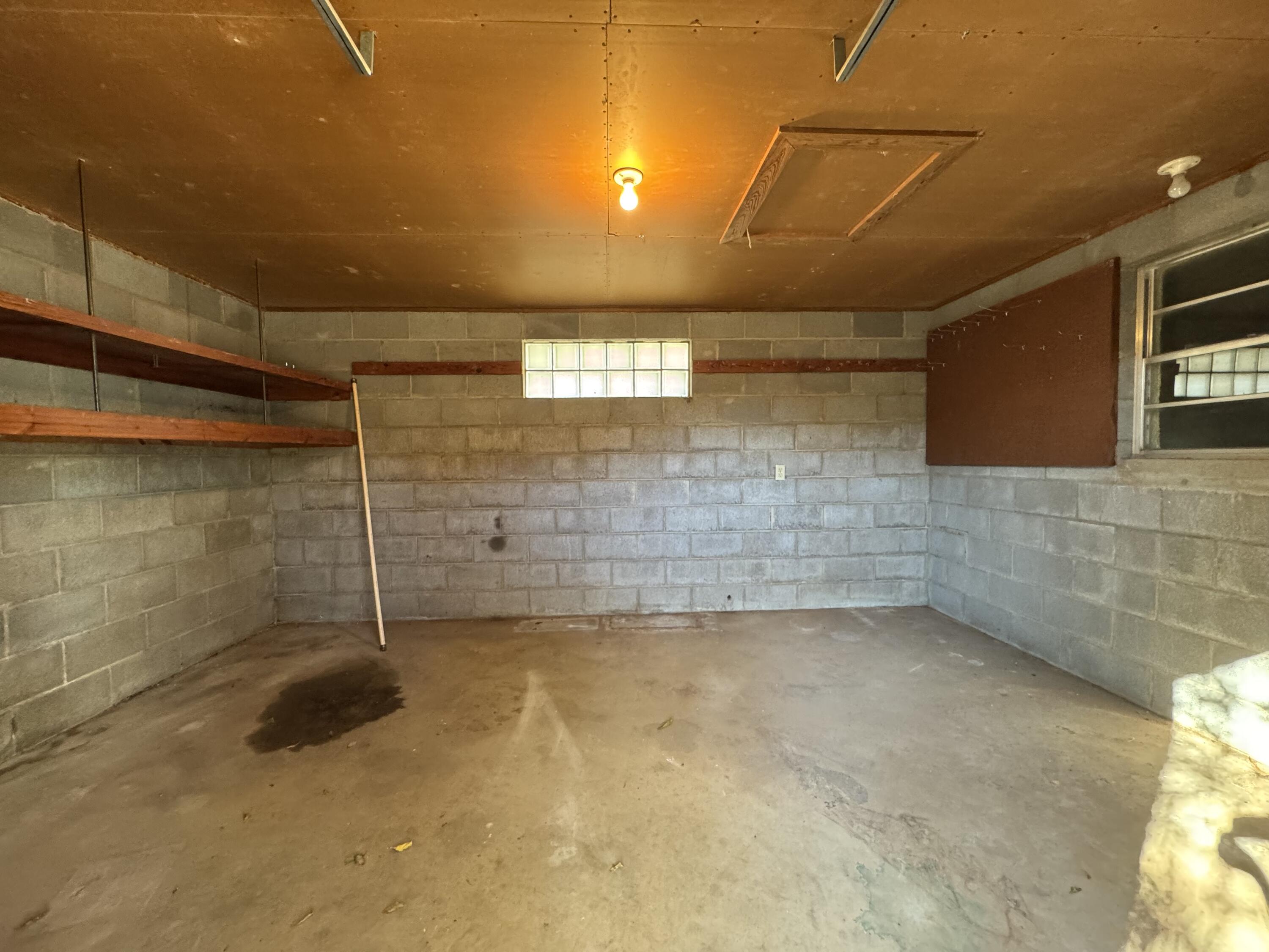 2208 South 4th Street Lamesa, TX 79331 - Photo 29 of 36 a view of a bathroom