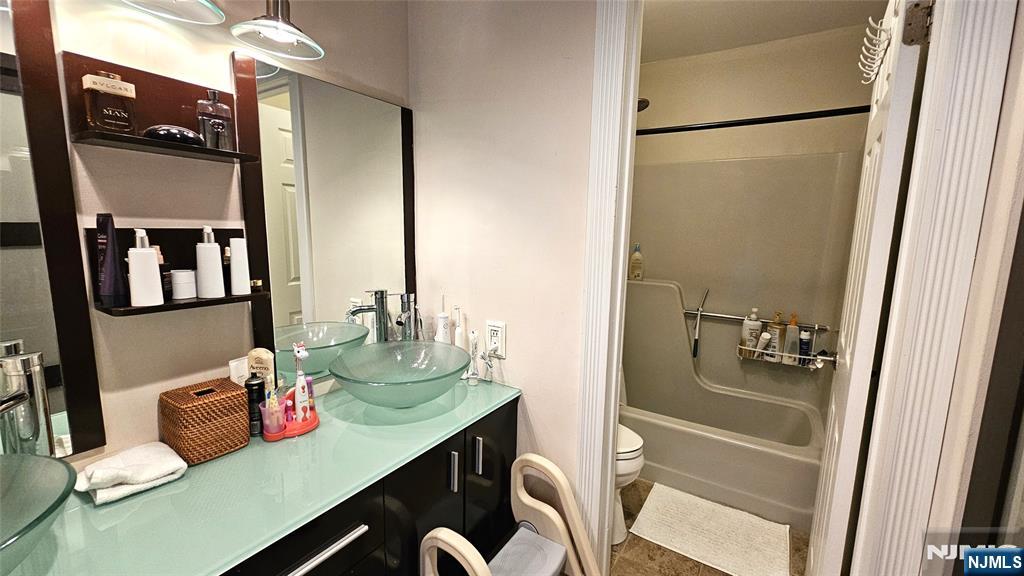 404 River Renaissance East Rutherford, NJ 07073 - Photo 6 of 10