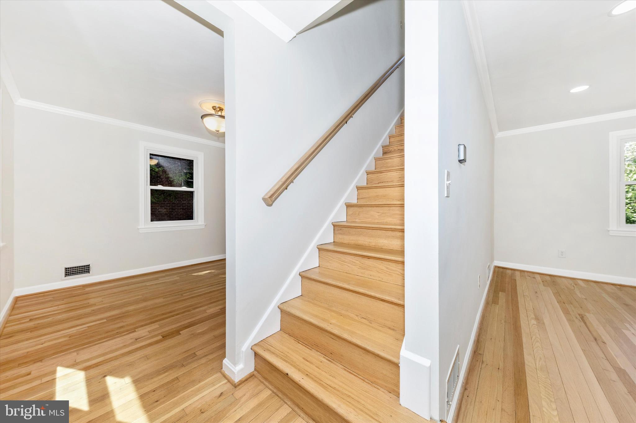 2714 Arvin Street Silver Spring, MD 20902 - Photo 4 of 54 Foyer