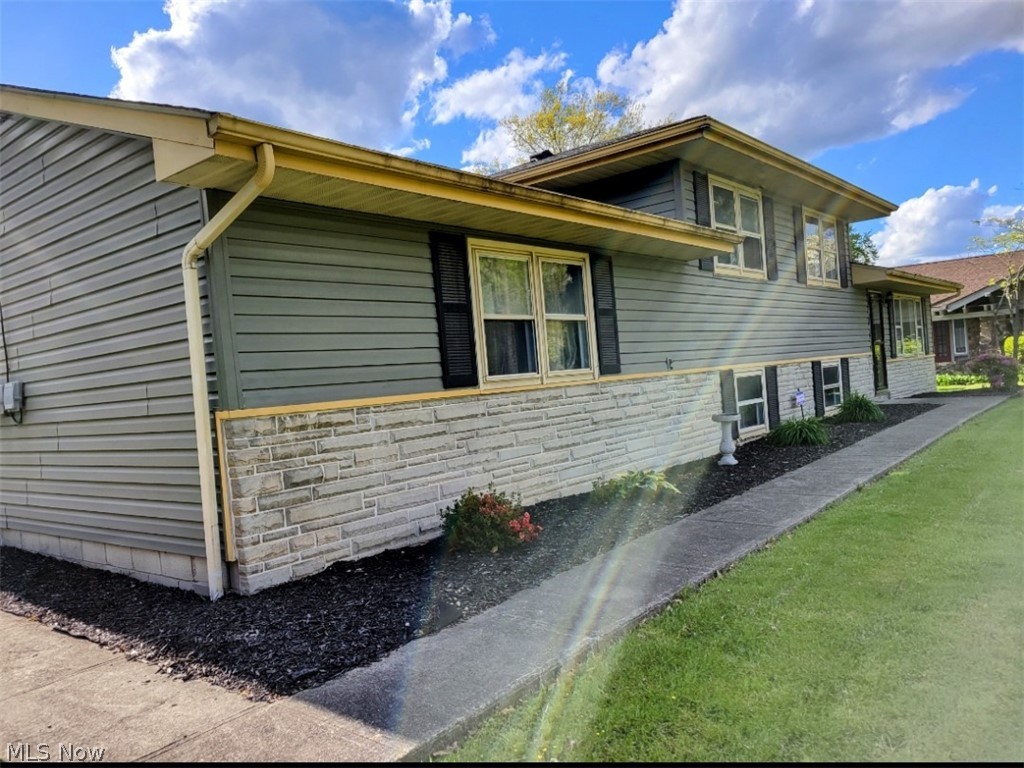 2290 South Meridian Road Youngstown, OH 44511 - Photo 2 of 14 Gallery Image 2