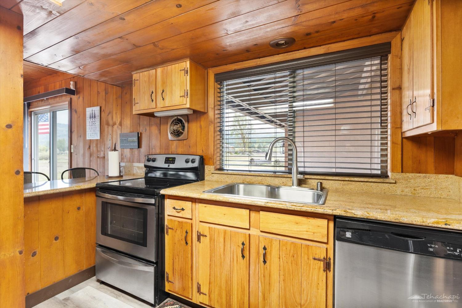 29851 North Lower Valley Road Tehachapi, CA 93561 - Photo 14 of 40 Gallery Image 14