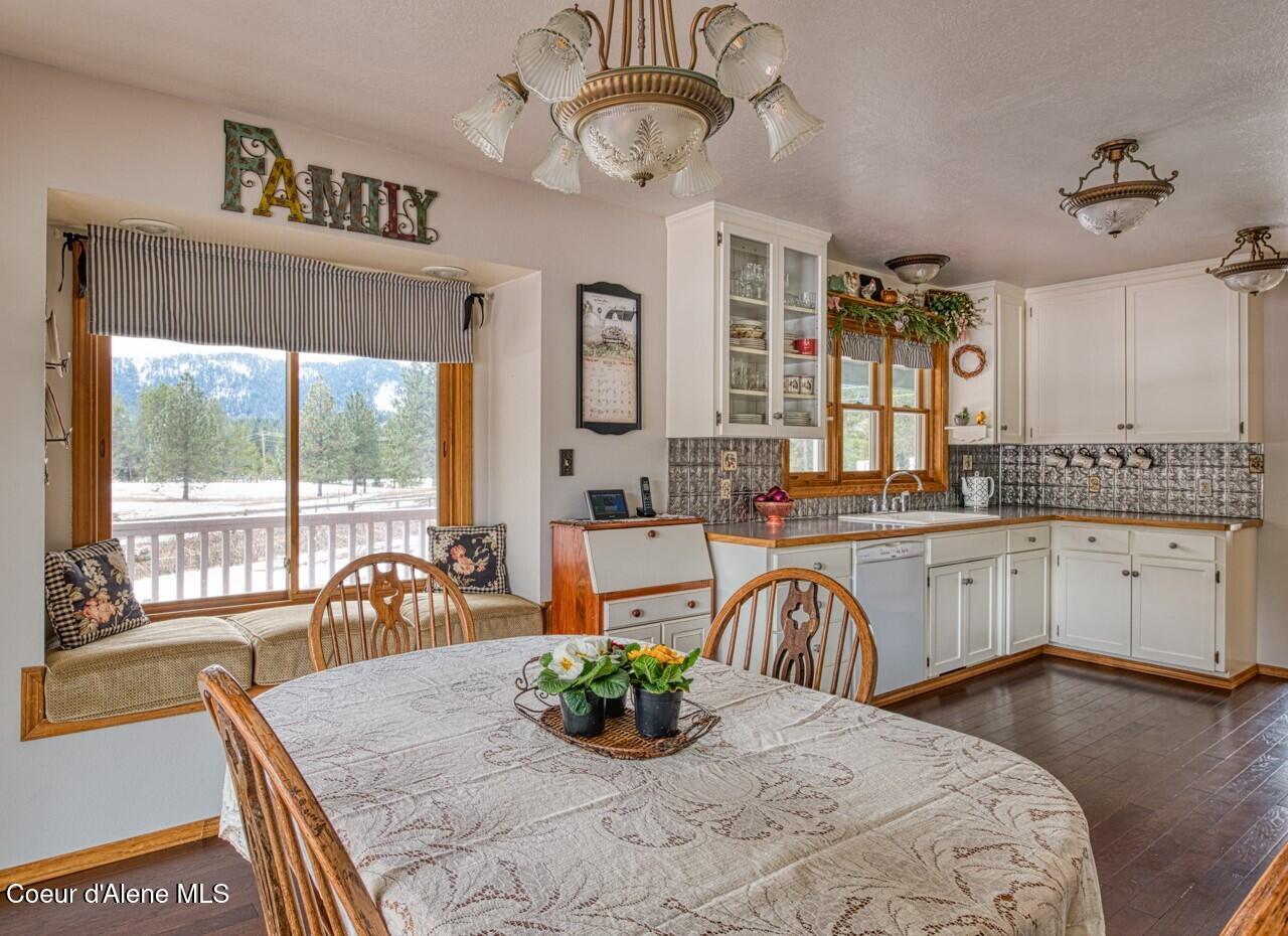 415 Shale Road Priest River, ID 83856 - Photo 11 of 58 .