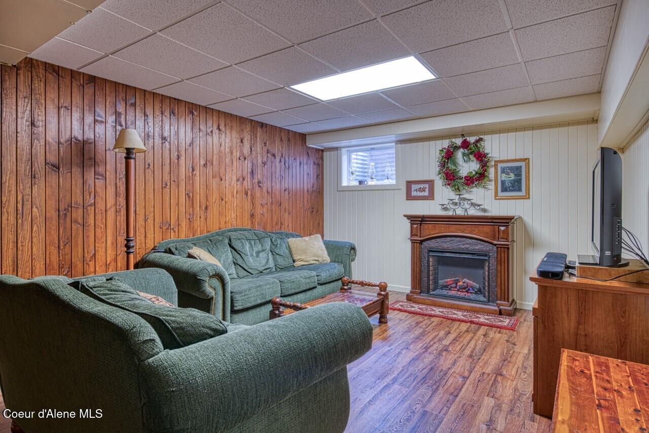 415 Shale Road Priest River, ID 83856 - Photo 29 of 58 Family Room Lower Level