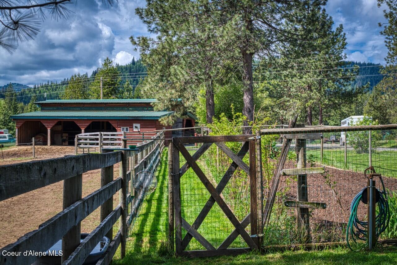 415 Shale Road Priest River, ID 83856 - Photo 40 of 58 Fenced Garden