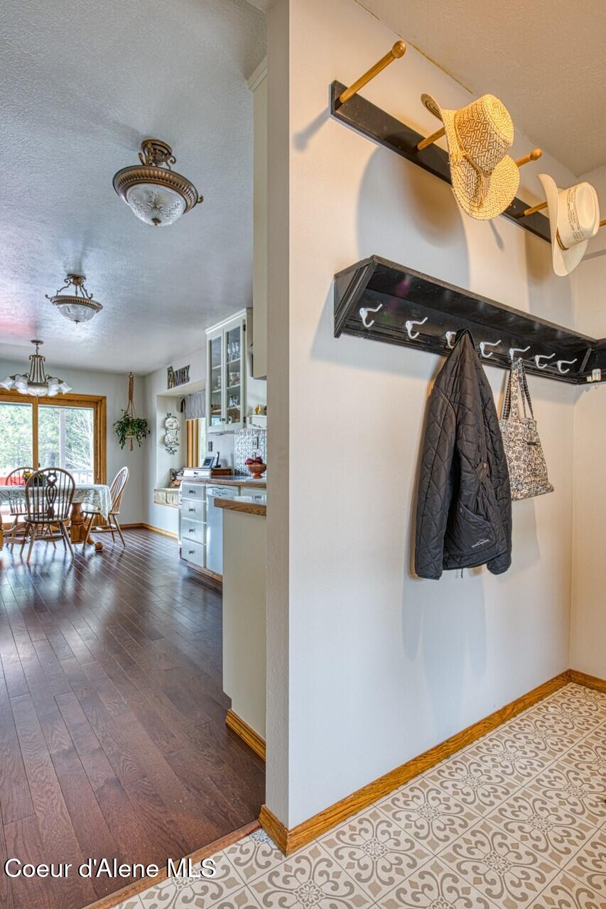 415 Shale Road Priest River, ID 83856 - Photo 9 of 58 Mud Room Entrance