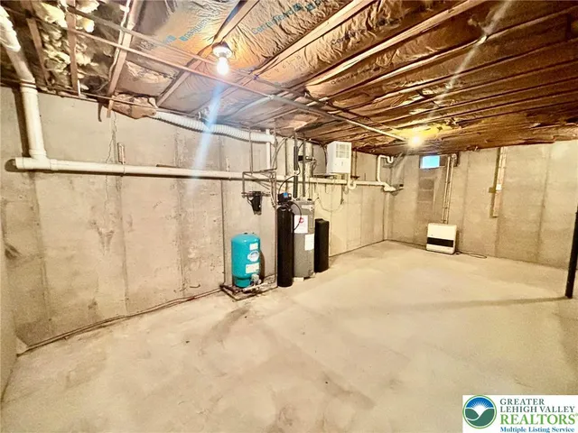 a view of a indoor garage