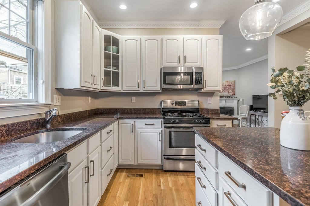 84 O Street, Unit 1 Boston, MA 02127 - Photo 5 of 13