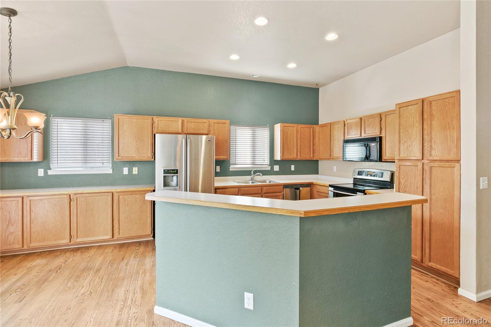 9753 Bucknell Way Highlands Ranch, CO 80129 - Photo 7 of 25 Gallery Image 7