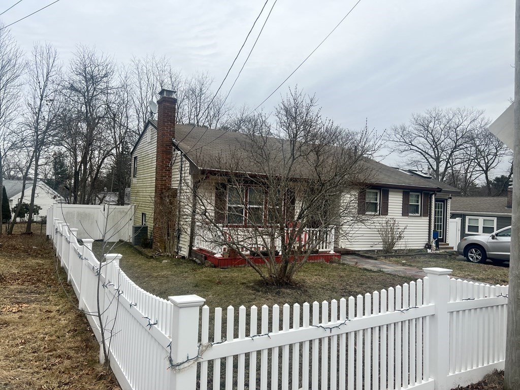 5 Rockefeller Street Randolph, MA 02368 - Photo 6 of 41 Gallery Image 6