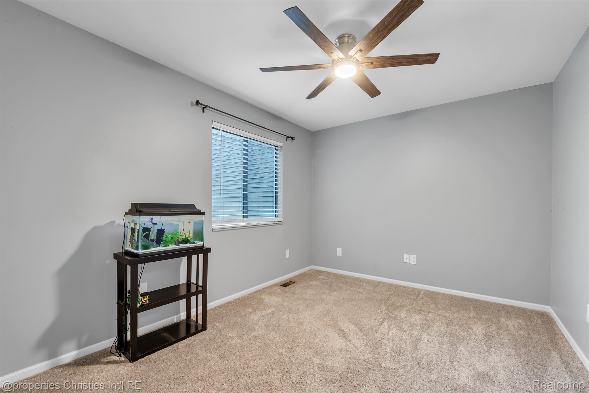 1558 Streamwood Court Rochester, MI 48307 - Photo 15 of 25 Gallery Image 15