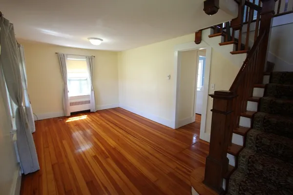 $2,700 | 41 South Street, Franklin, MA 02038