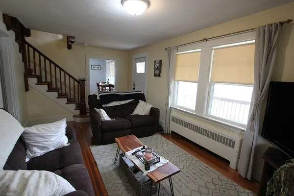 $2,700 | 41 South Street, Franklin, MA 02038