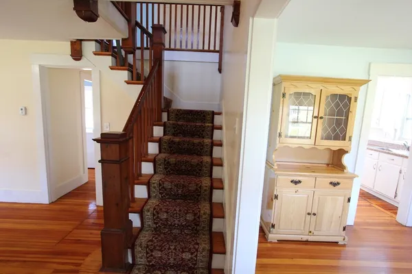 $2,700 | 41 South Street, Franklin, MA 02038