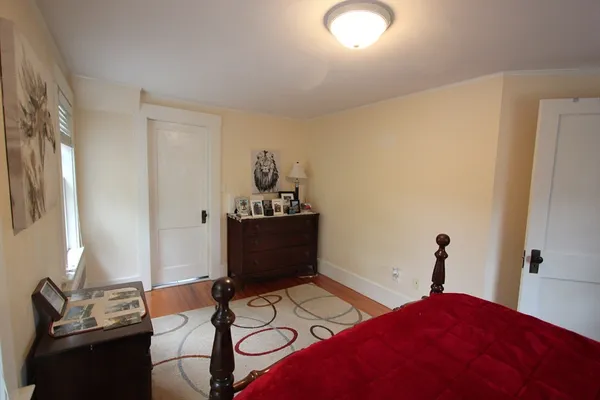 $2,700 | 41 South Street, Franklin, MA 02038