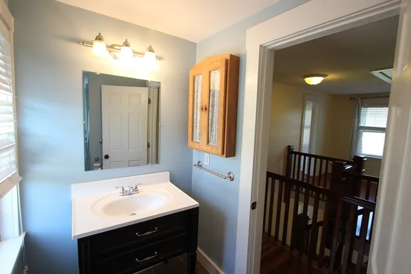 $2,700 | 41 South Street, Franklin, MA 02038