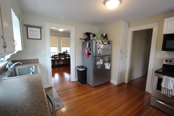 $2,700 | 41 South Street, Franklin, MA 02038