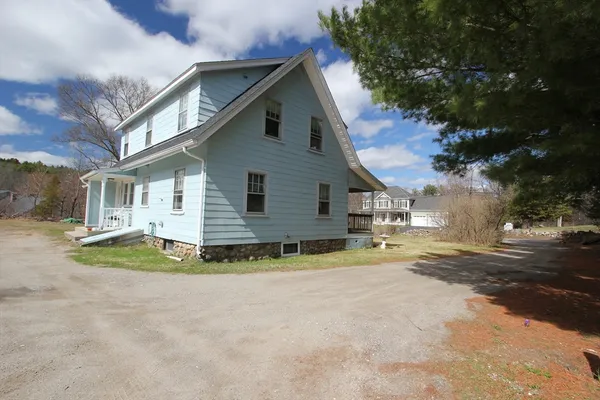 $2,700 | 41 South Street, Franklin, MA 02038