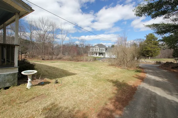 $2,700 | 41 South Street, Franklin, MA 02038