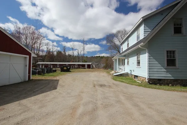 $2,700 | 41 South Street, Franklin, MA 02038