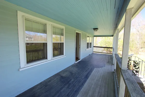 $2,700 | 41 South Street, Franklin, MA 02038