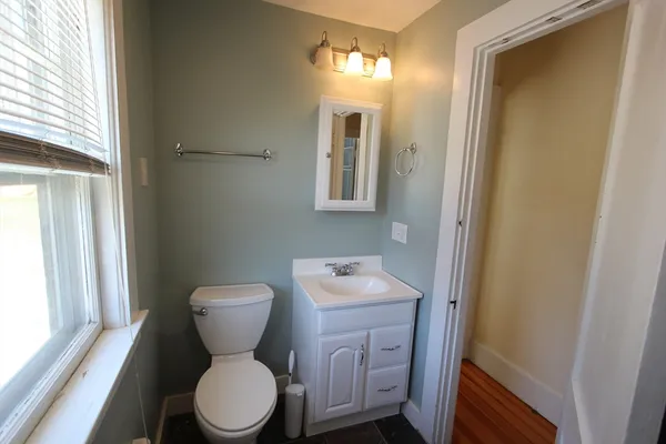 $2,700 | 41 South Street, Franklin, MA 02038