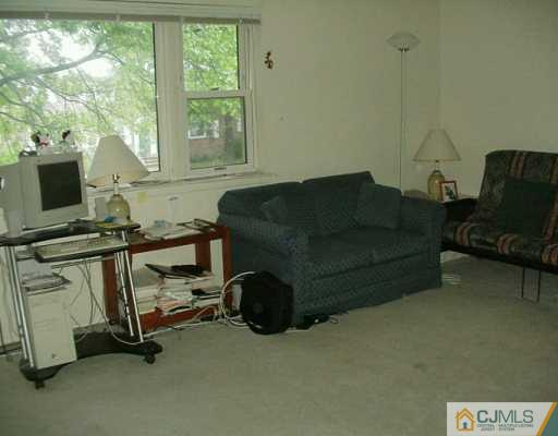 183 Evergreen Road, Unit 5B Edison, NJ 08837 - Photo 2 of 5 Gallery Image 2