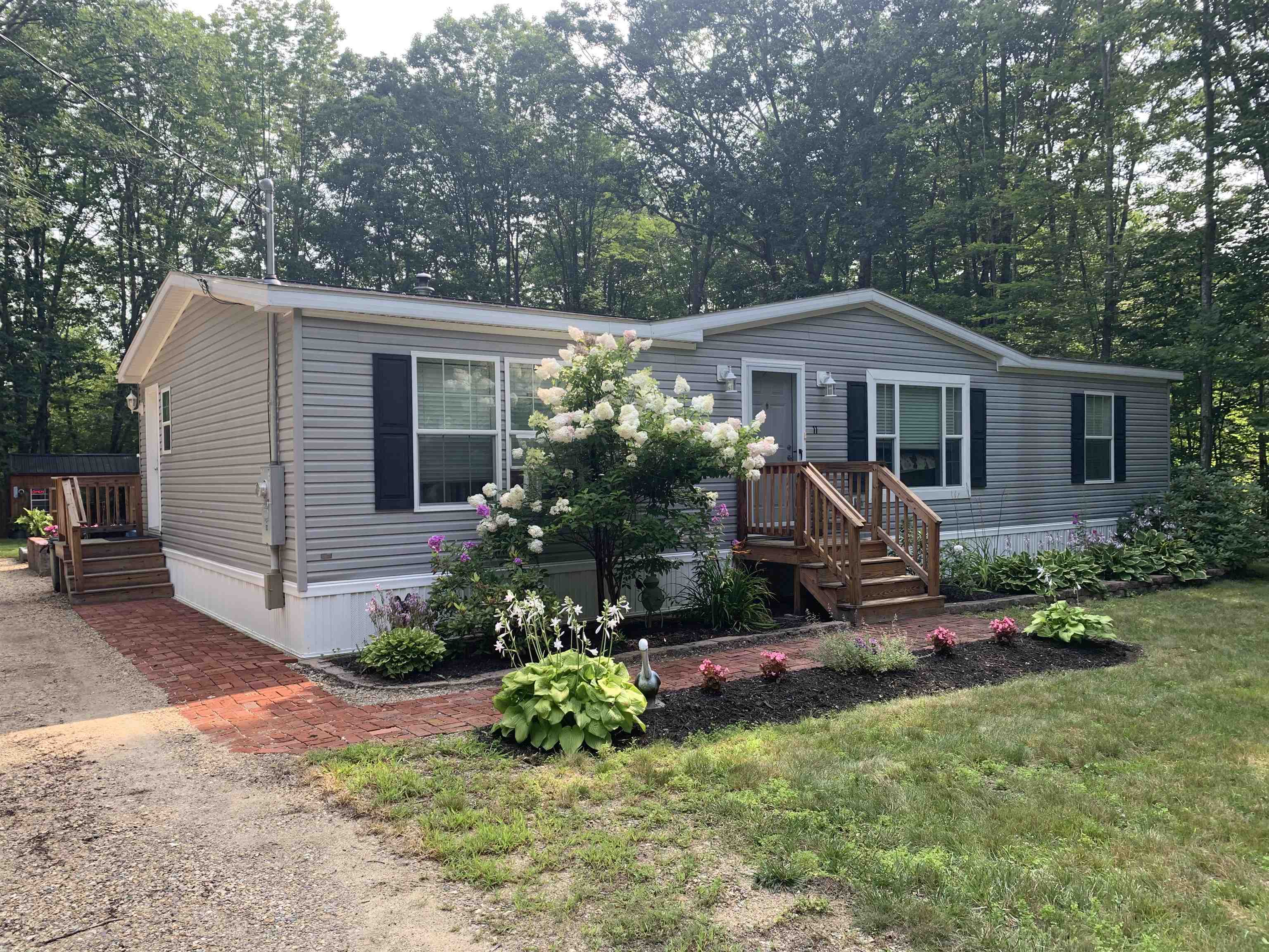 11 Julia Avenue Rochester, NH 03867 - Photo 1 of 21