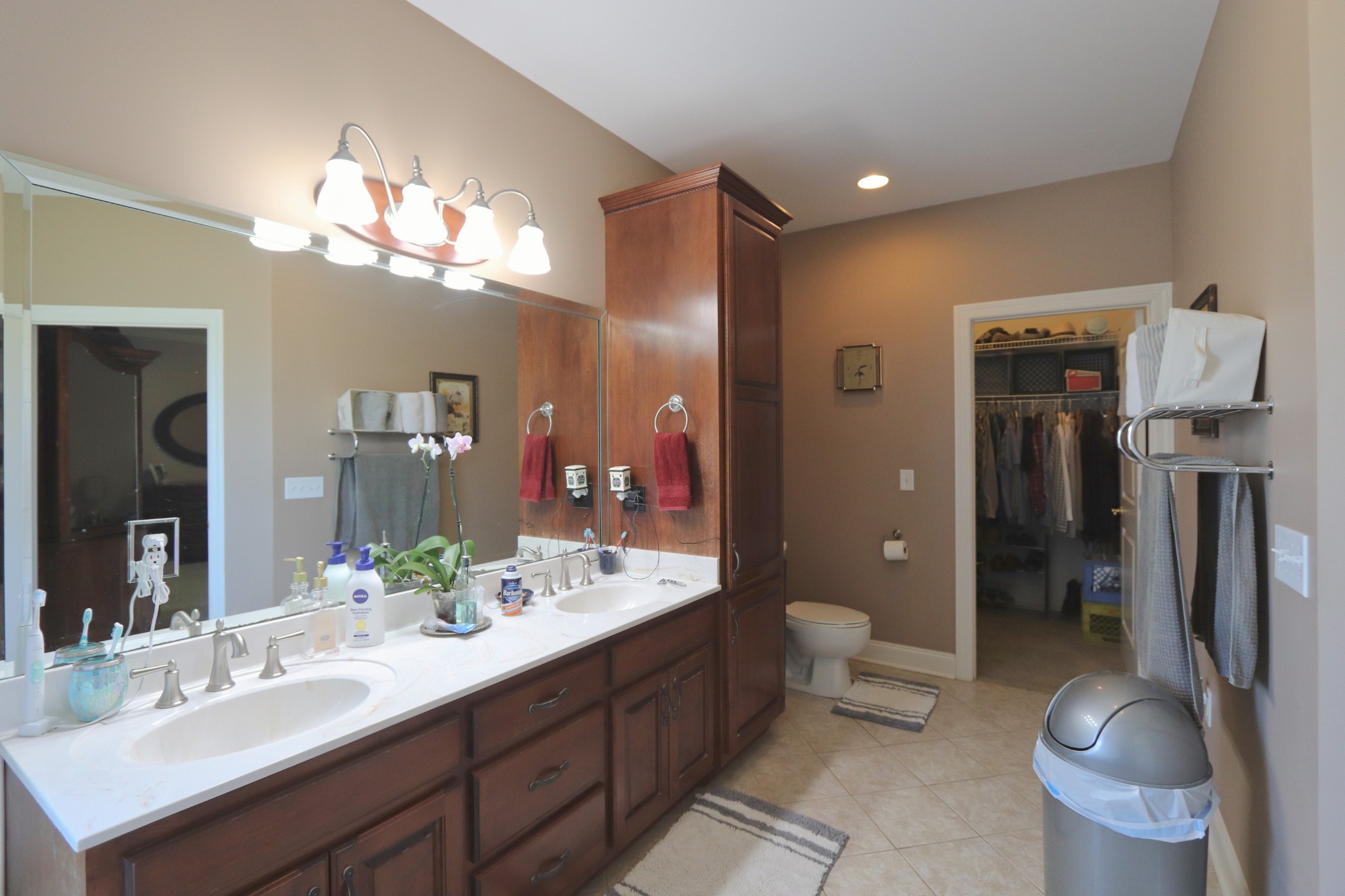 621 Hamilton Chambers Road Lebanon, TN 37087 - Photo 21 of 37 a spacious bathroom with a toilet sink and mirror