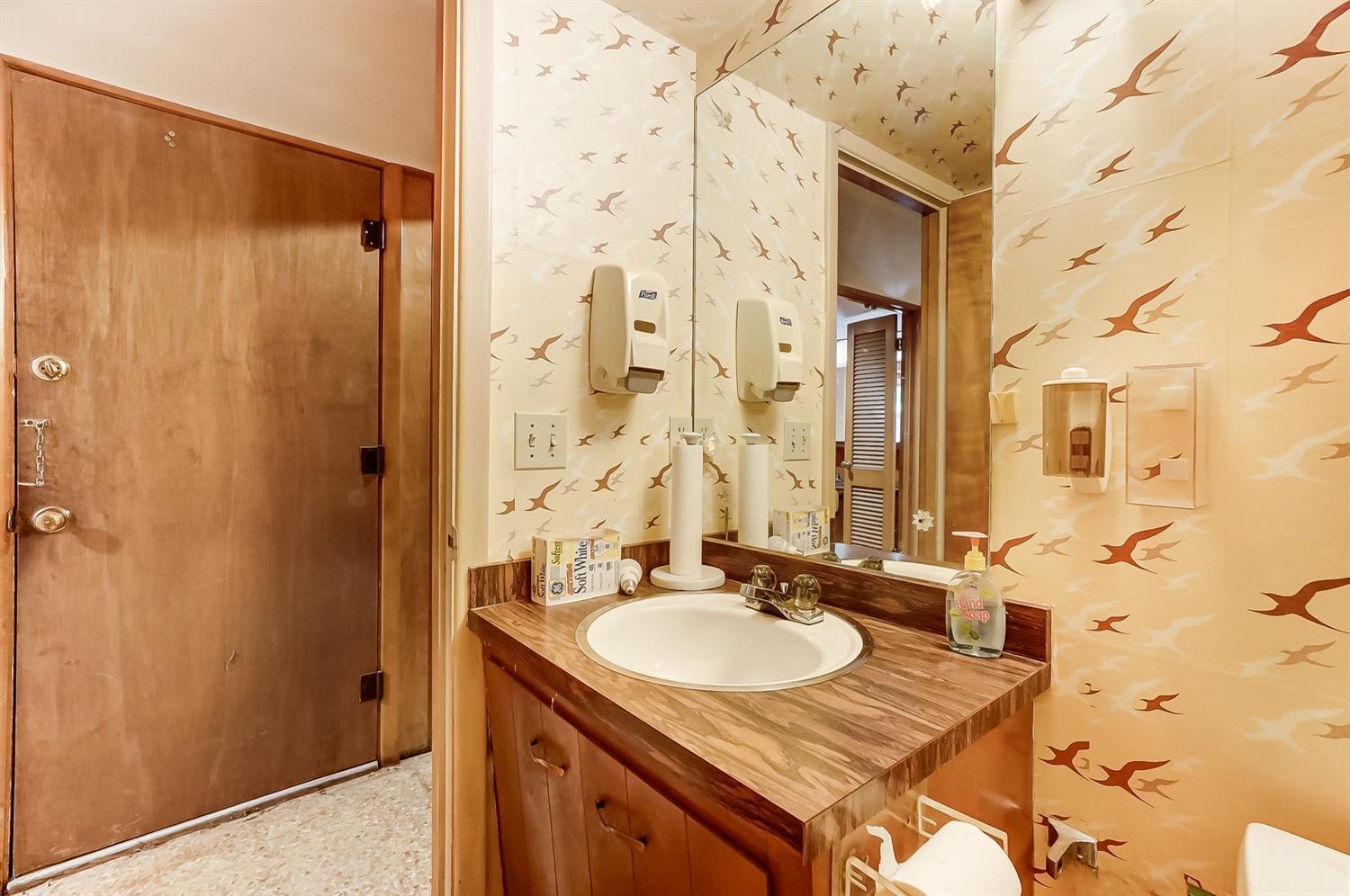 6009 Dunlap Road Cincinnati, OH 45252 - Photo 22 of 31 Gallery Image 22