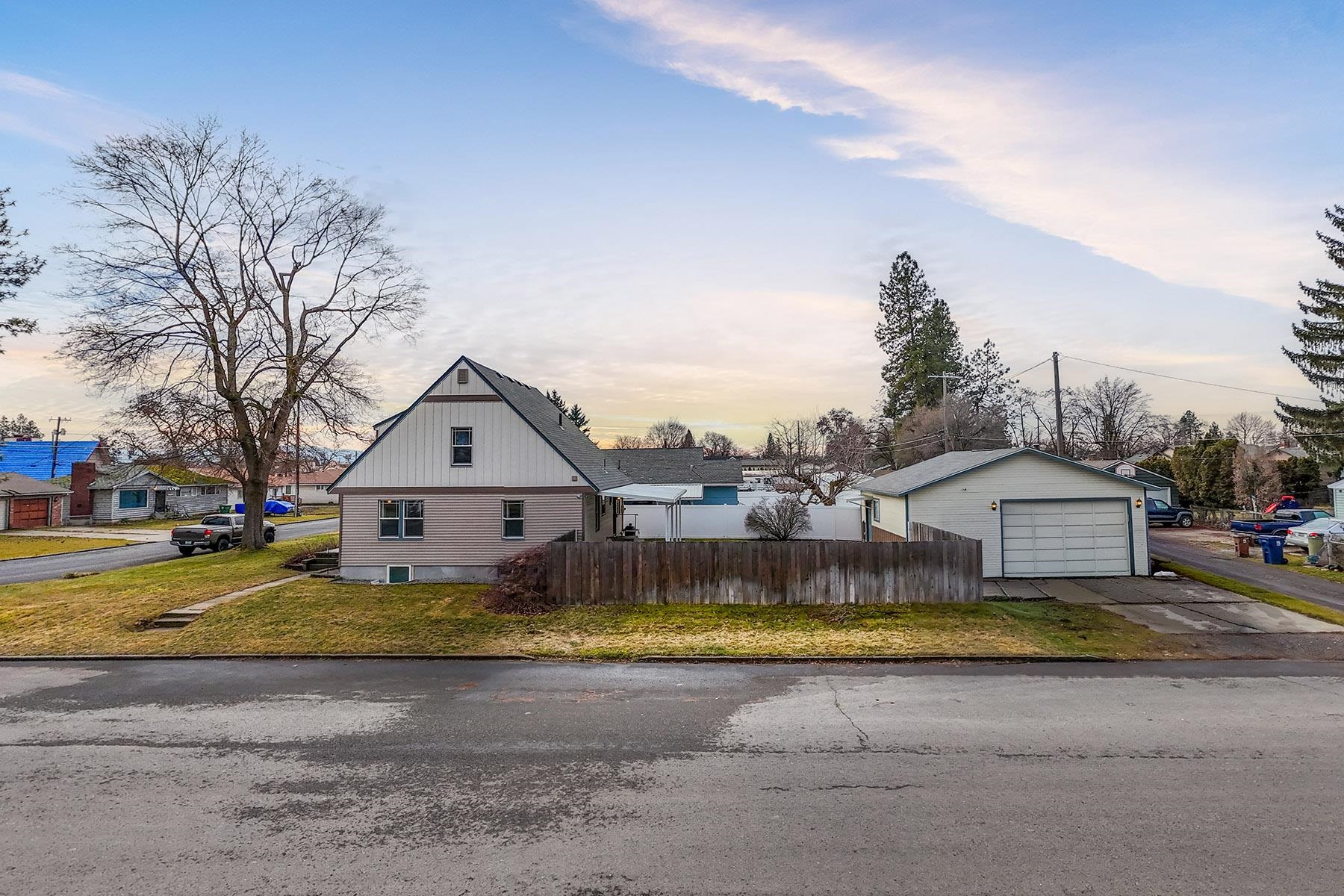 4227 North Atlantic Street Spokane, WA 99205 - Photo 3 of 50