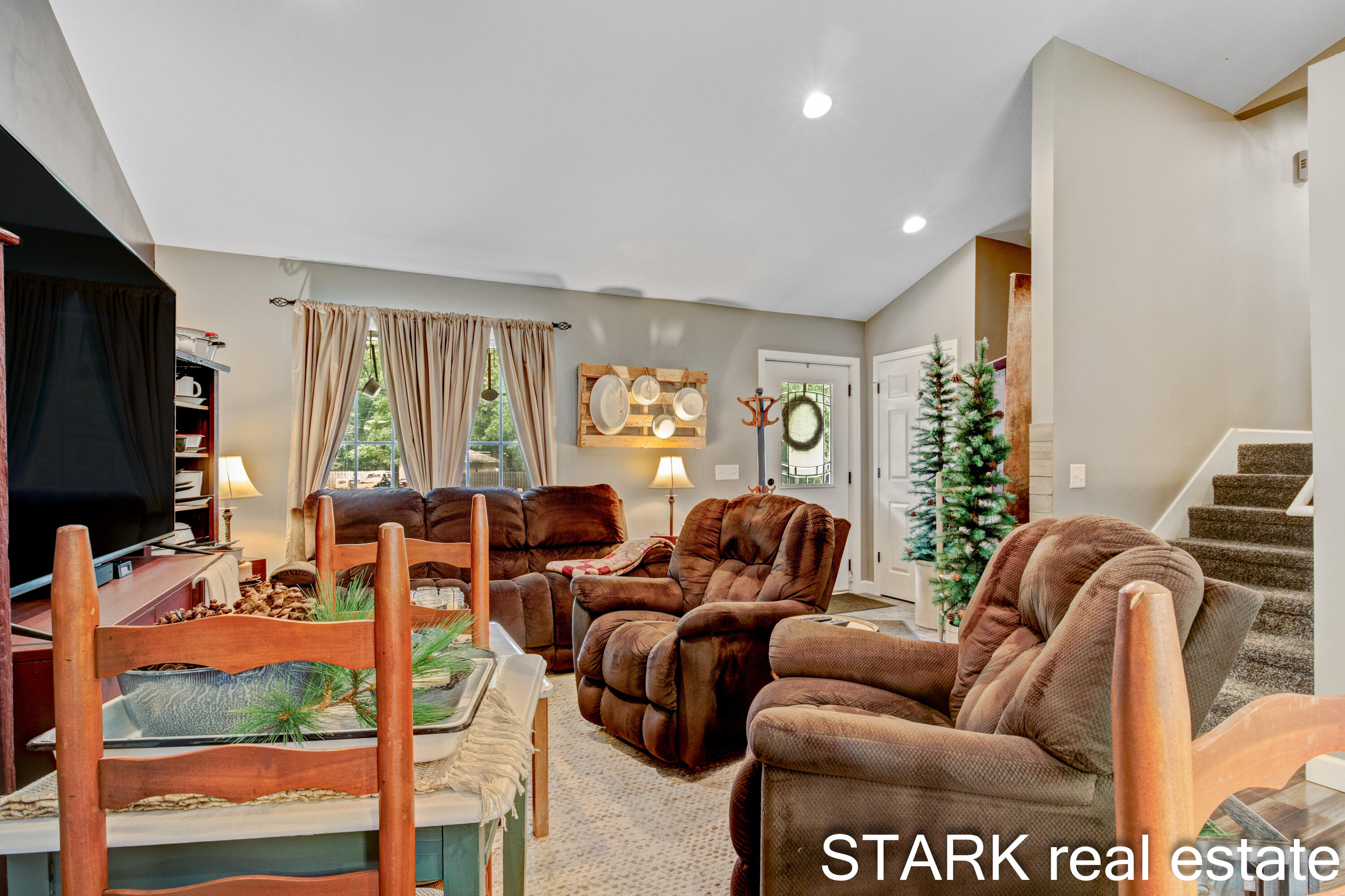 6663 Hall Road Muskegon, MI 49442 - Photo 11 of 52 Rob Stark 6663 Hall Road-10