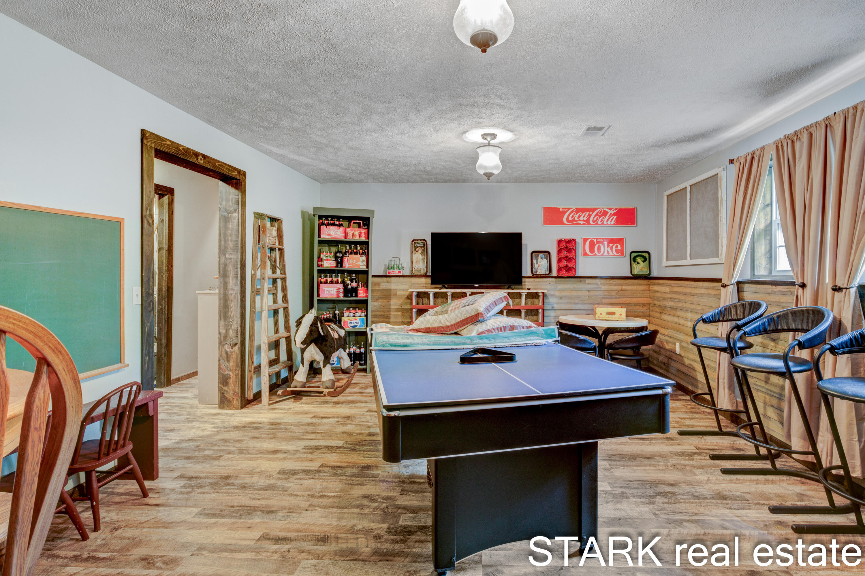 6663 Hall Road Muskegon, MI 49442 - Photo 34 of 52 Rob Stark 6663 Hall Road-38