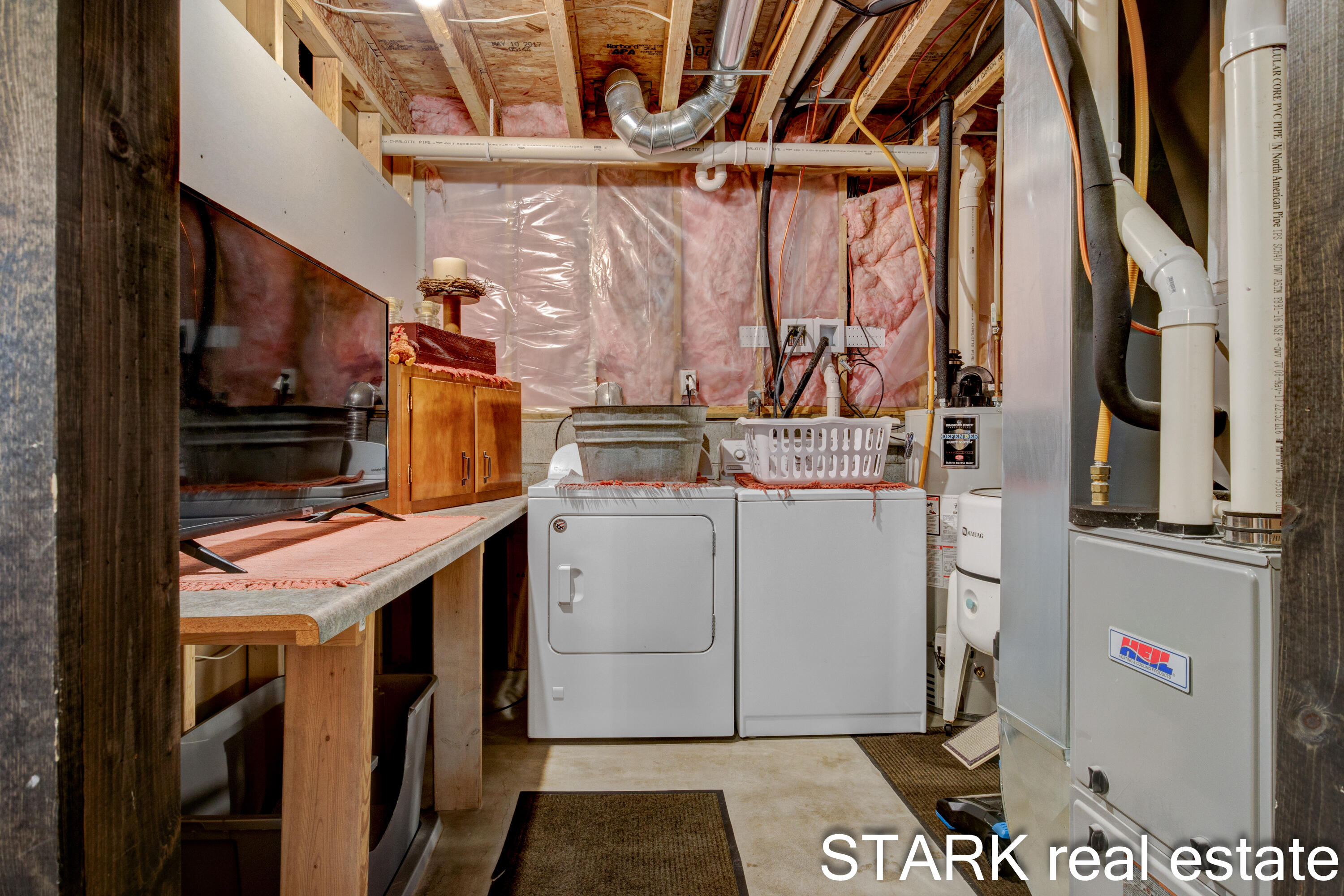 6663 Hall Road Muskegon, MI 49442 - Photo 38 of 52 Rob Stark 6663 Hall Road-42