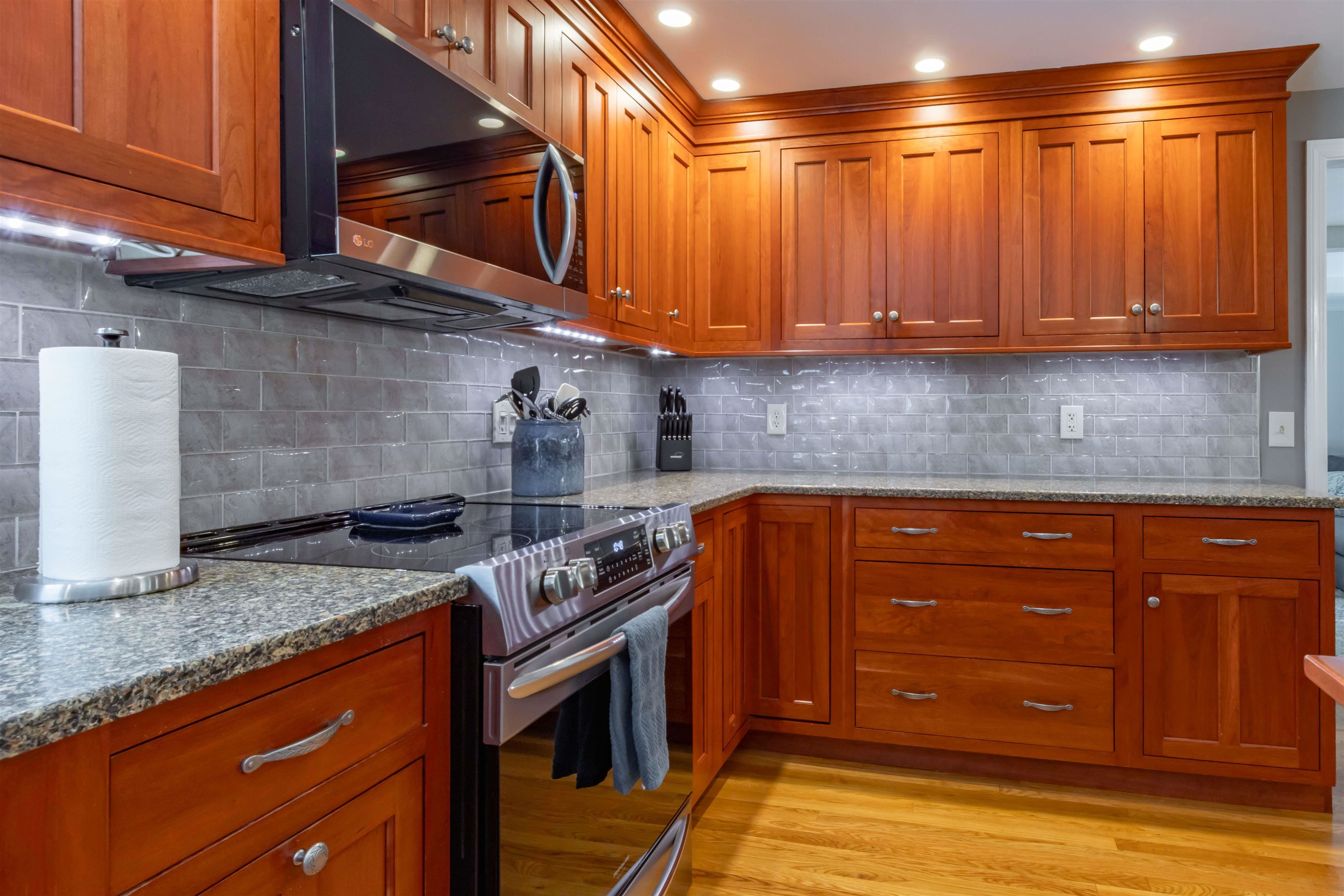 66 New Searles Road Nashua, NH 03062 - Photo 32 of 37 Gallery Image 32