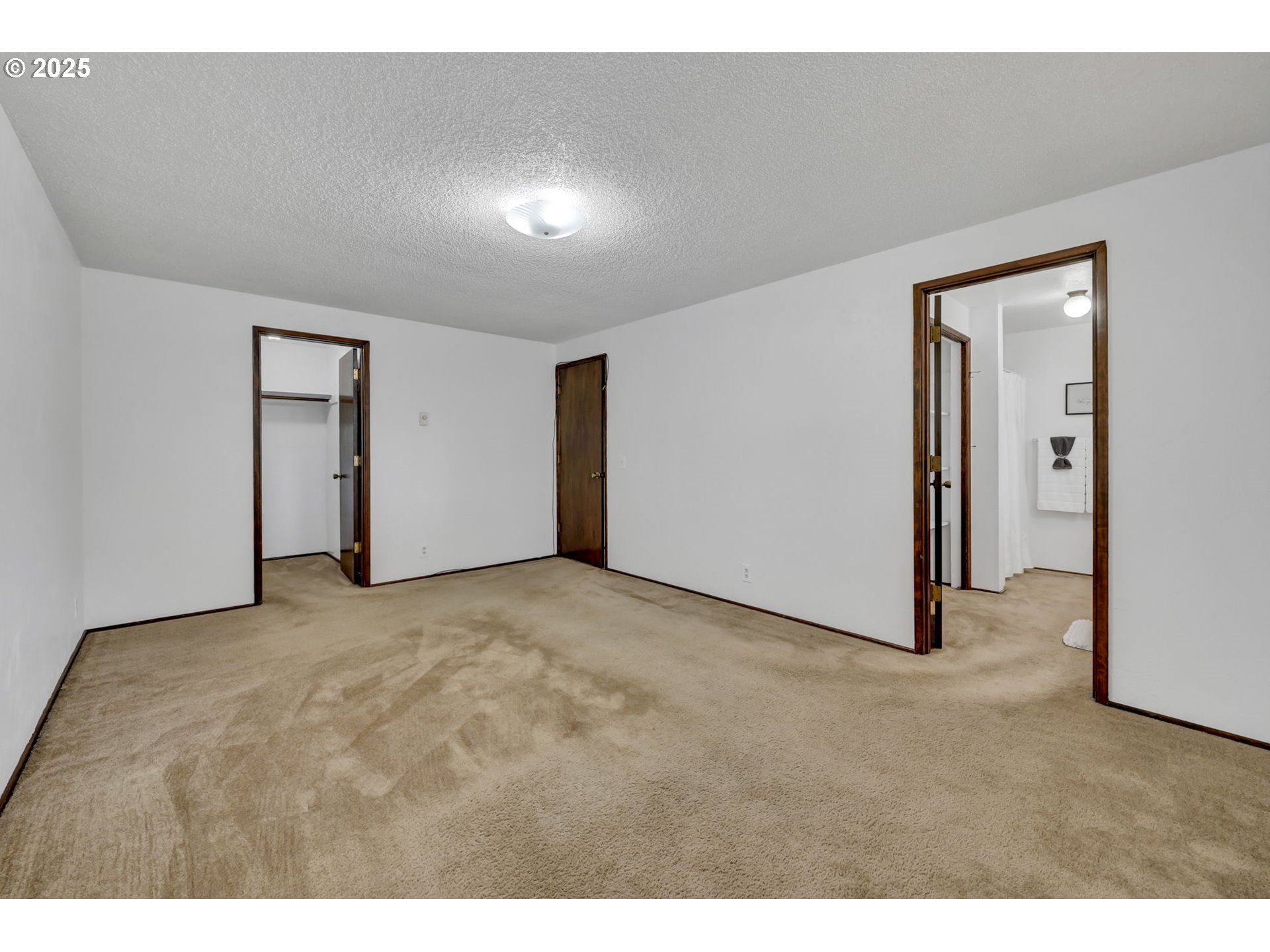 2480 Chuckanut Street Eugene, OR 97408 - Photo 22 of 44 a view of an empty room