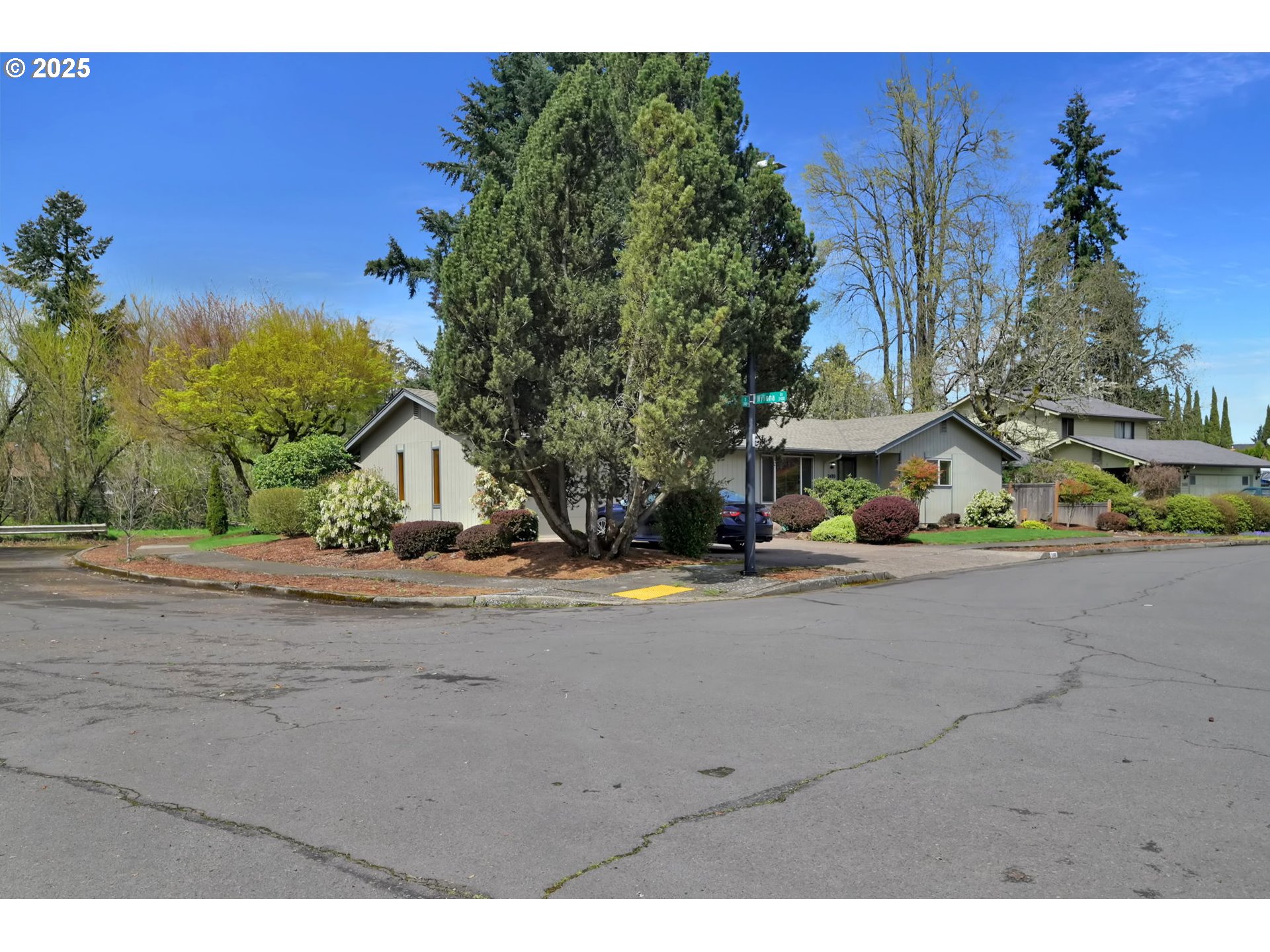 2480 Chuckanut Street Eugene, OR 97408 - Photo 3 of 44 a view of multiple houses with a street