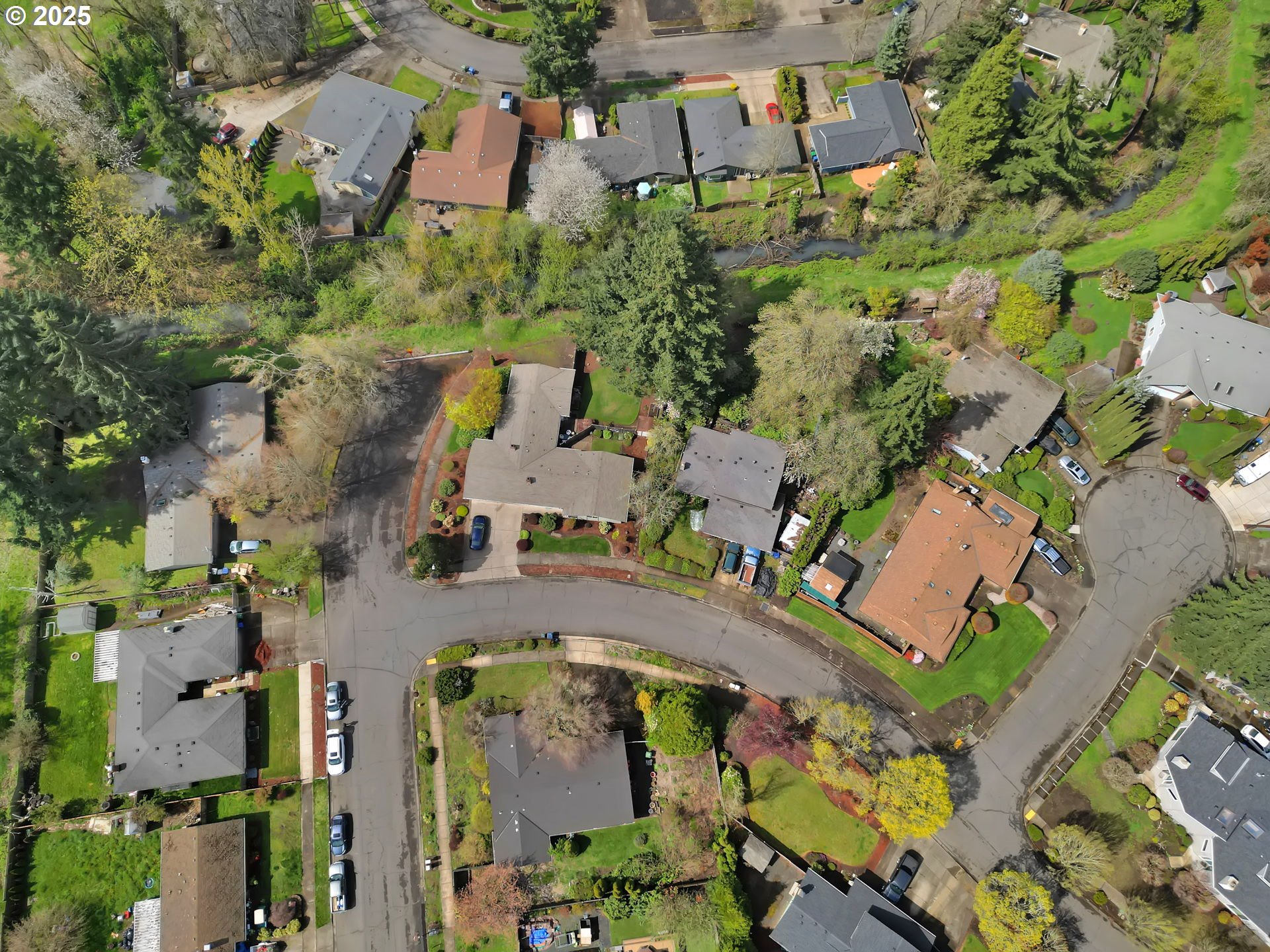 2480 Chuckanut Street Eugene, OR 97408 - Photo 42 of 44 an aerial view of residential houses with outdoor space