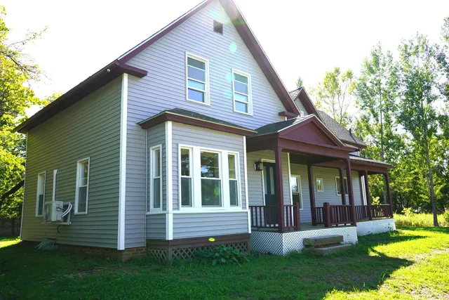 $274,000 | 124 South Street, Pittsfield, ME 04967