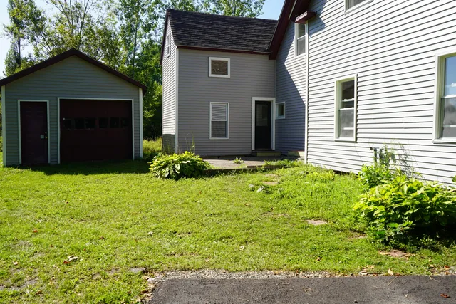 $274,000 | 124 South Street, Pittsfield, ME 04967